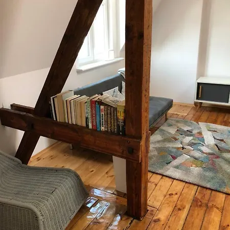 아파트 A Bookish Attic / Ksiazkowy Strych