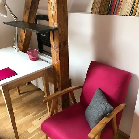 A Bookish Attic / Ksiazkowy Strych Appartement Poznań